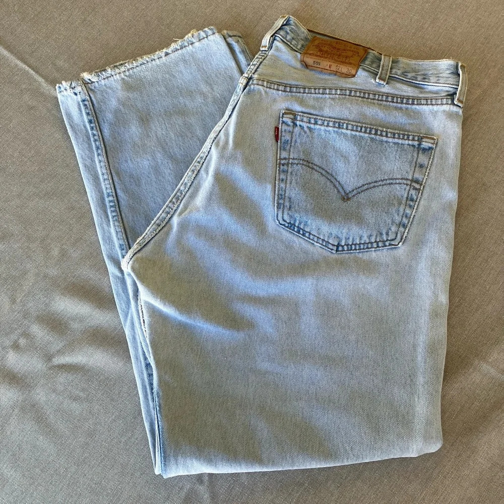 Levi's Classic Light Blue Jeans 42 x30 button fly.